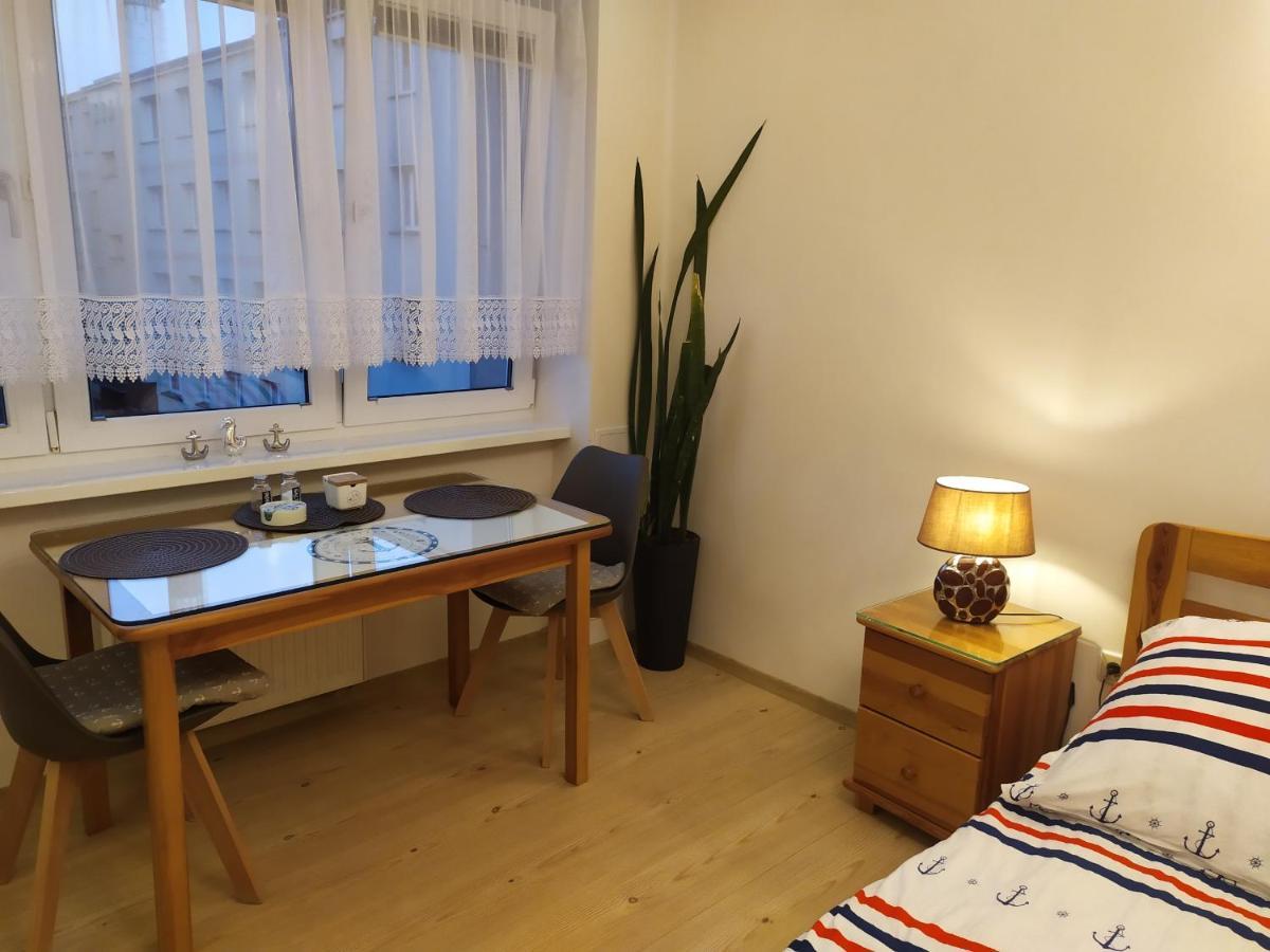 Apartament Pod Zaglami Lägenhet Świnoujście Exteriör bild